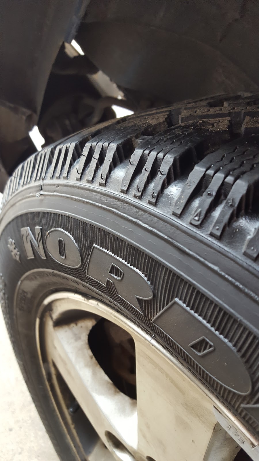 City Tires | 2092 Speers Rd, Oakville, ON L6L 2X8, Canada | Phone: (905) 827-3910