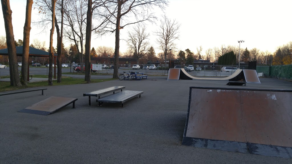 Beaconsfield Skatepark | 1974 City Ln, Beaconsfield, QC H9W, Canada | Phone: (514) 428-4400