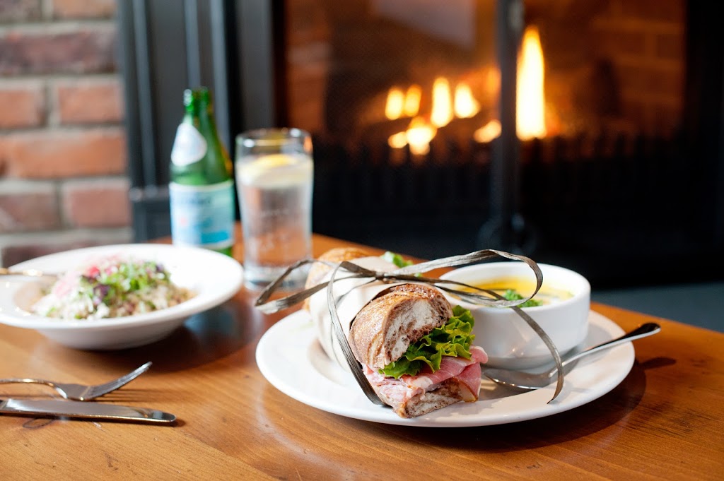 Kates Café | 1175 Beach Dr, Victoria, BC V8S 2N2, Canada | Phone: (250) 598-4556