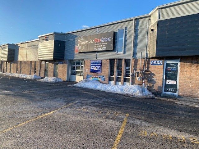 Carrossier ProColor LaSalle A.M | 2958 Rue Lapierre, Montréal, QC H8N 2W9, Canada | Phone: (514) 595-1000