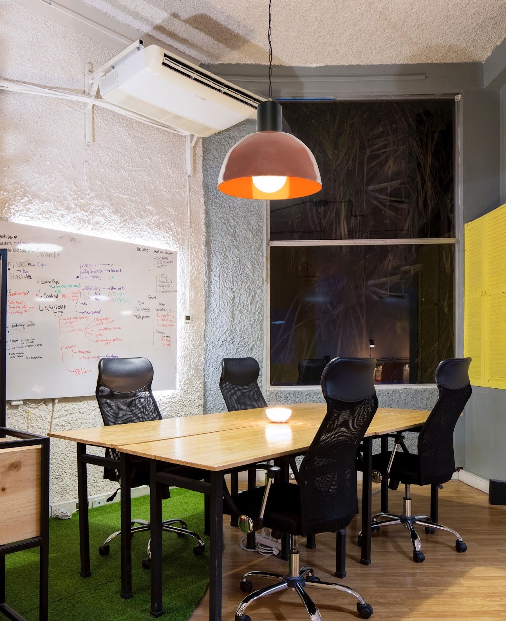 MIORA LUMINAIRE | 473 Rue Édouard, Granby, QC J2G 3Z4, Canada | Phone: (514) 622-1868