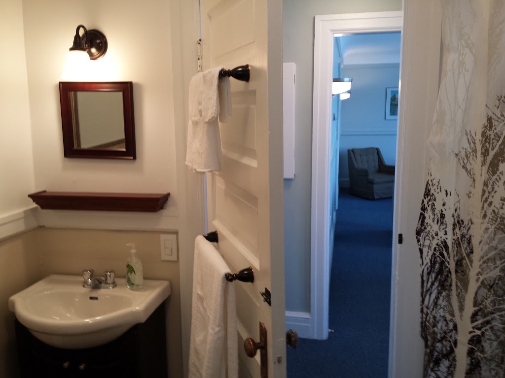 Pilot Lodging | 196 West St, Port Colborne, ON L3K 4E2, Canada | Phone: (905) 516-5625