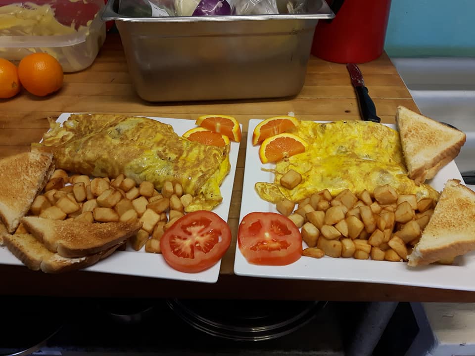 Beach House Diner | 12190 Lakeshore Rd, Wainfleet, ON L0S 1V0, Canada | Phone: (905) 714-2612