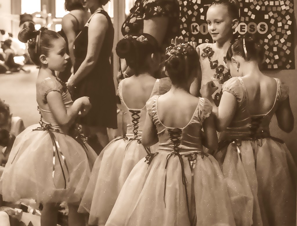 Day-to-Day Dance | 1733 H St STE 410, Blaine, WA 98230, USA | Phone: (360) 920-2964
