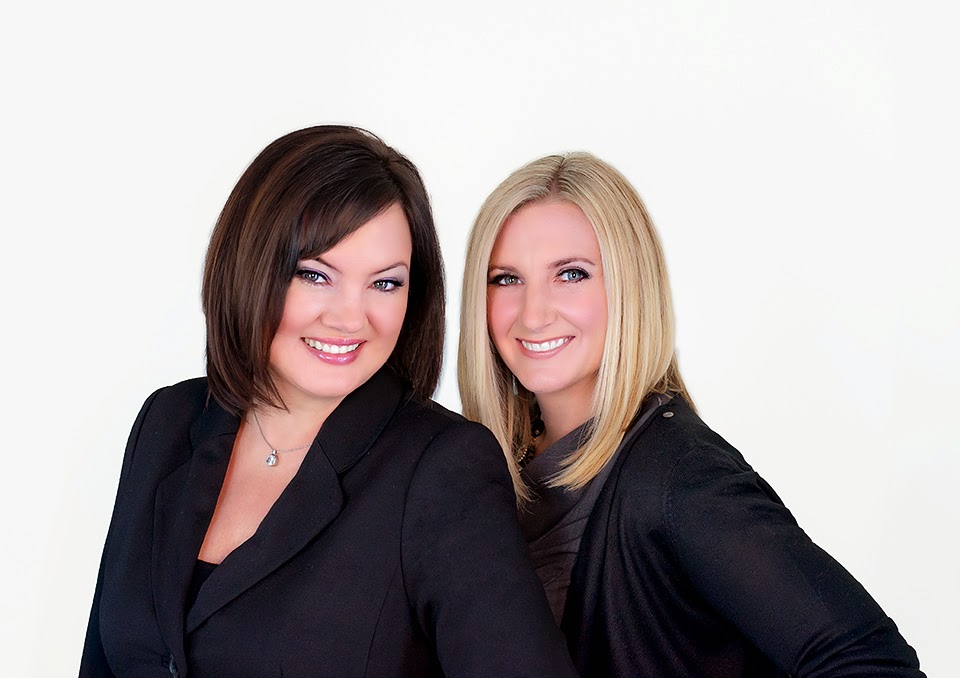 Steph & Elle | 53 Covington Dr, Whitby, ON L1M 2K6, Canada | Phone: (905) 441-7171