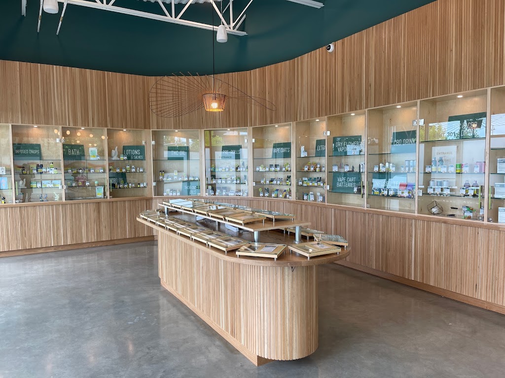 Coast Range Cannabis Courtenay (Delivery & Retail) | 444 Lerwick Rd #301, Courtenay, BC V9N 7R3, Canada | Phone: (250) 331-0645