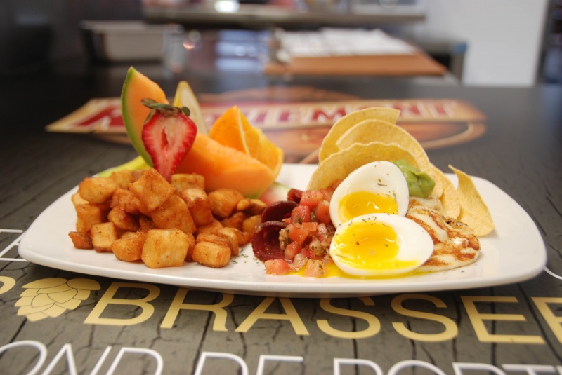 Restaurant Roquemont | 105 Grande Ligne, St-Raymond, QC G3L 2Y4, Canada | Phone: (418) 337-2819