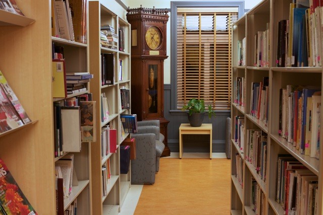 Bibliothèque Claude-Béchard | 11 Côte de lÉglise, Saint-Philippe-de-Néri, QC G0L 4A0, Canada | Phone: (418) 498-2744