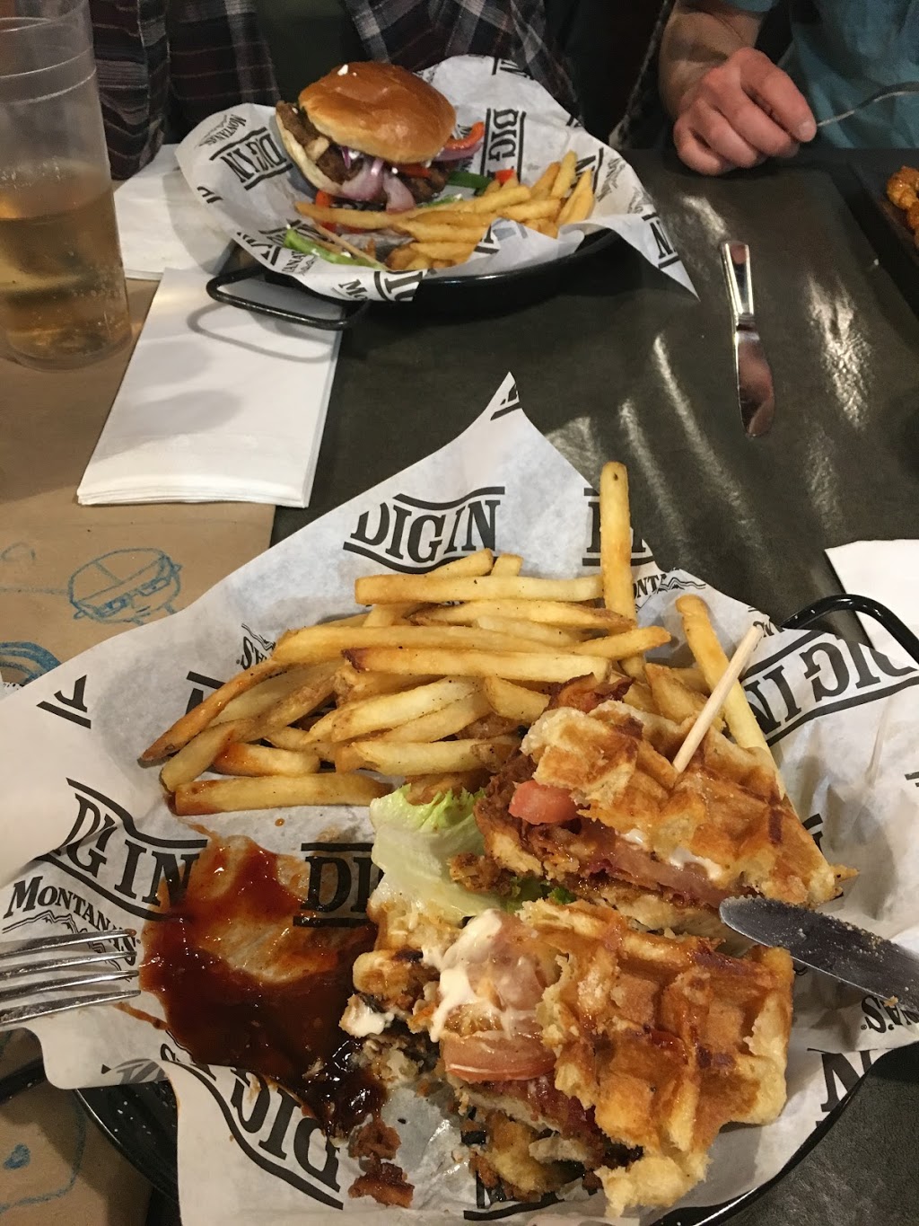 Montanas | 2555 32 St NE Unit 100, Calgary, AB T1Y 7J6, Canada | Phone: (403) 735-9270
