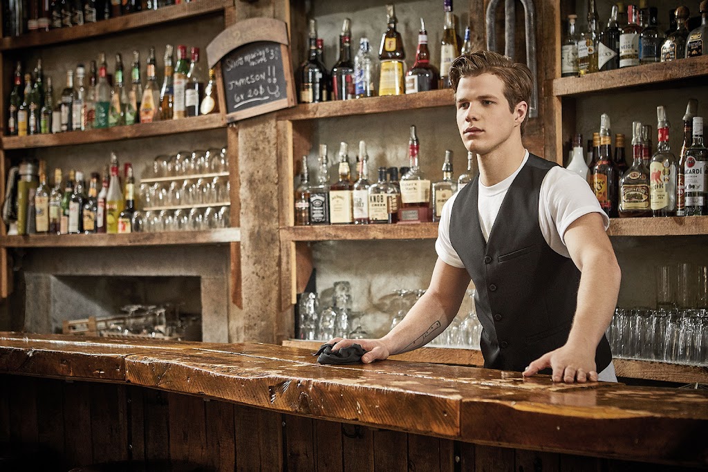 Uniformes Town & Country - Bureau Chef | 1975 Bd Dagenais O, Laval, QC H7L 5V1, Canada | Phone: (450) 622-5107