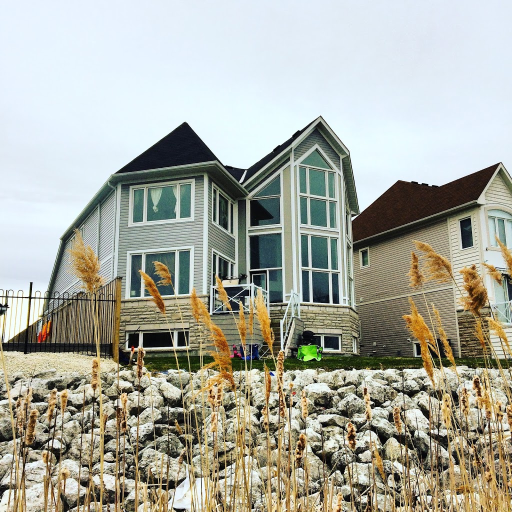 Blue Water | 9102 Beachwood Rd, Wasaga Beach, ON L9Z 2Y5, Canada | Phone: (888) 422-0448