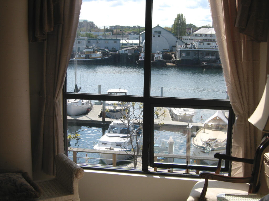 Mermaid Suite | lodging | 409 Swift St, Victoria, BC V8W 1V4, Canada | 7604063828 OR +1 760-406-3828