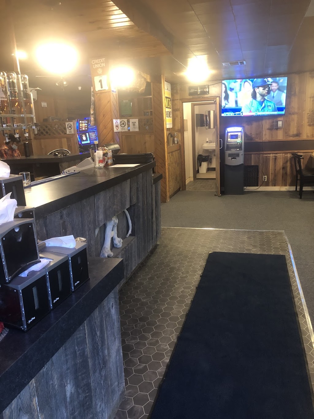 One Stop Inn Bar & Grill | 306 Railway Ave, Ogema, SK S0C 1Y0, Canada | Phone: (306) 459-2455
