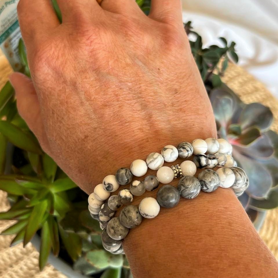 JayLi Moon Bijoux | 1763 Carr René, Saint-Césaire, QC J0L 1T0, Canada | Phone: (579) 488-7540