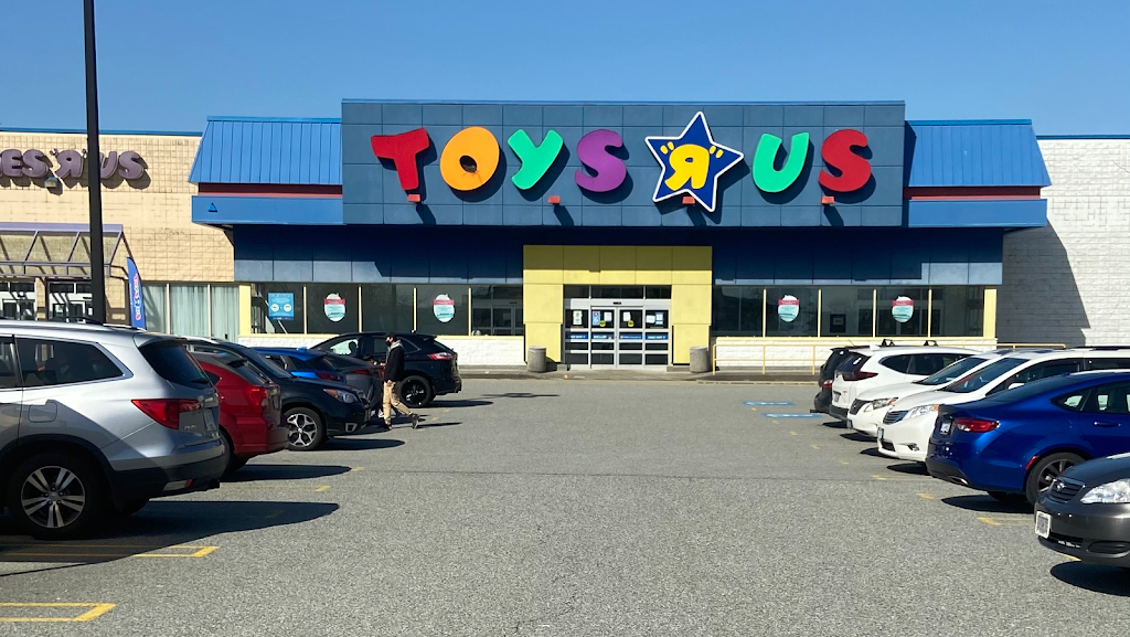 Toys"R"Us | clothing store | 1110 Lougheed Hwy, Coquitlam, BC V3K 6S4, Canada | 6046544775 OR +1 604-654-4775
