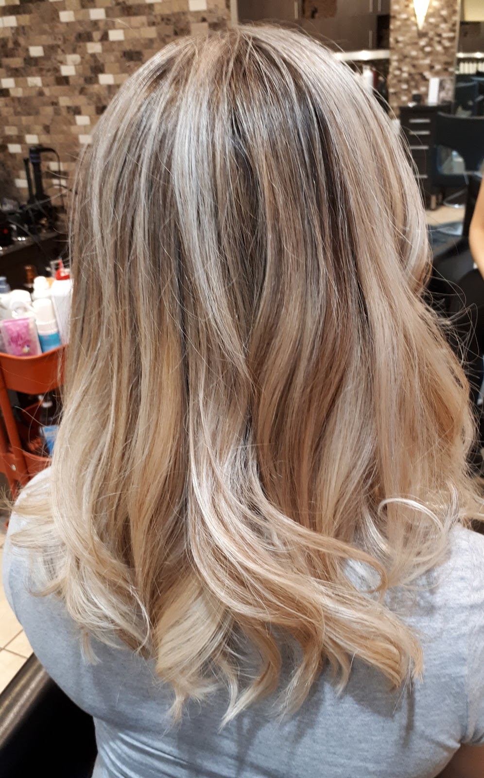 Hair and Spa Retreat | 650 Plains Rd E unit 10, Burlington, ON L7T 2E9, Canada | Phone: (905) 631-7111