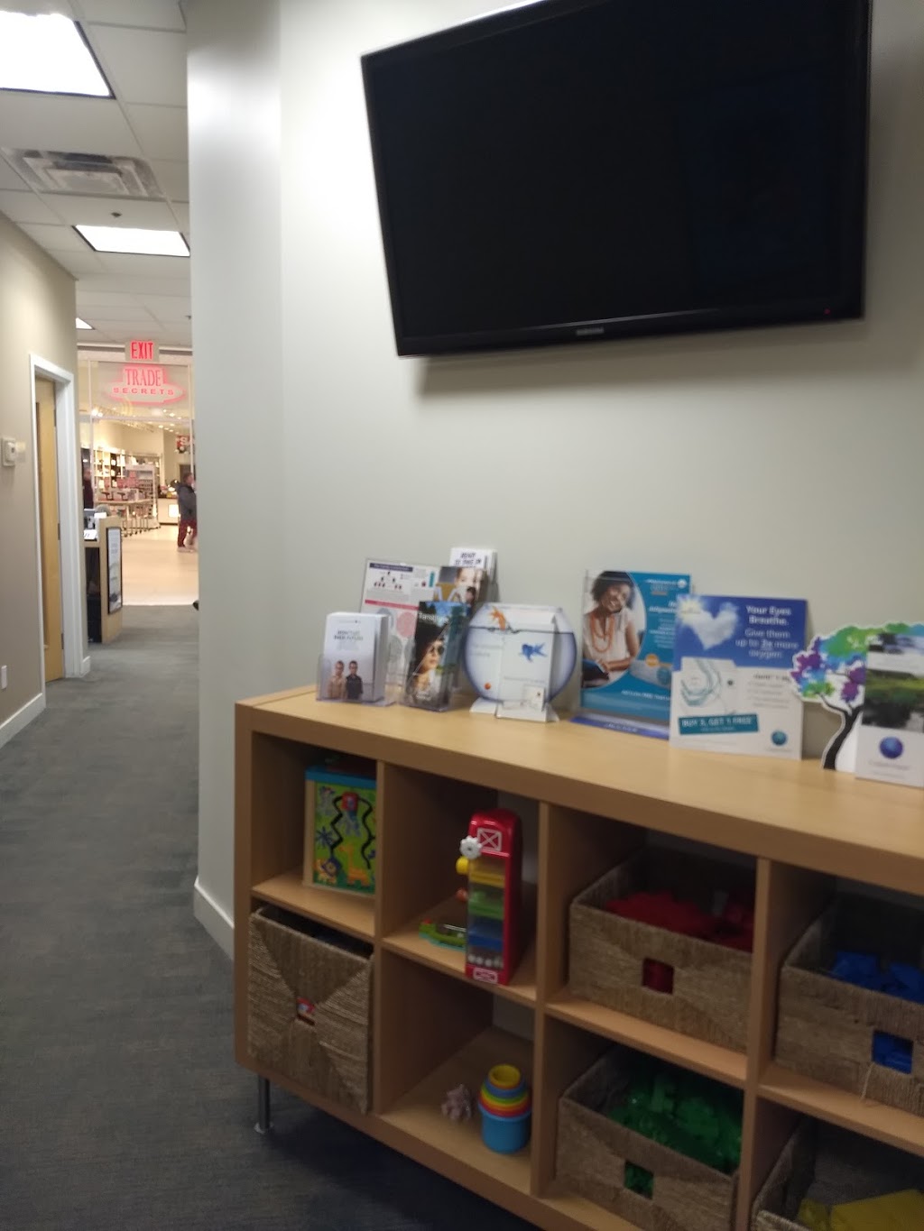 Gilmore & Juricic Optometry | 3100 Howard Ave, Windsor, ON N8X 3Y8, Canada | Phone: (519) 250-0808