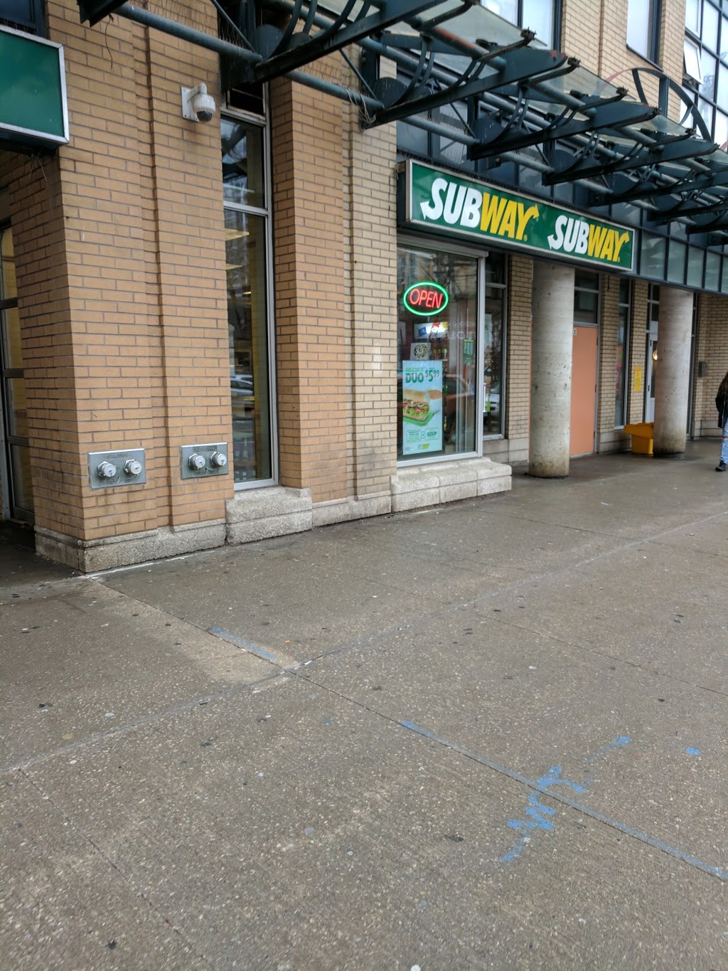Subway | 78 Dundas St E, Toronto, ON M5B 1C9, Canada | Phone: (416) 591-2191
