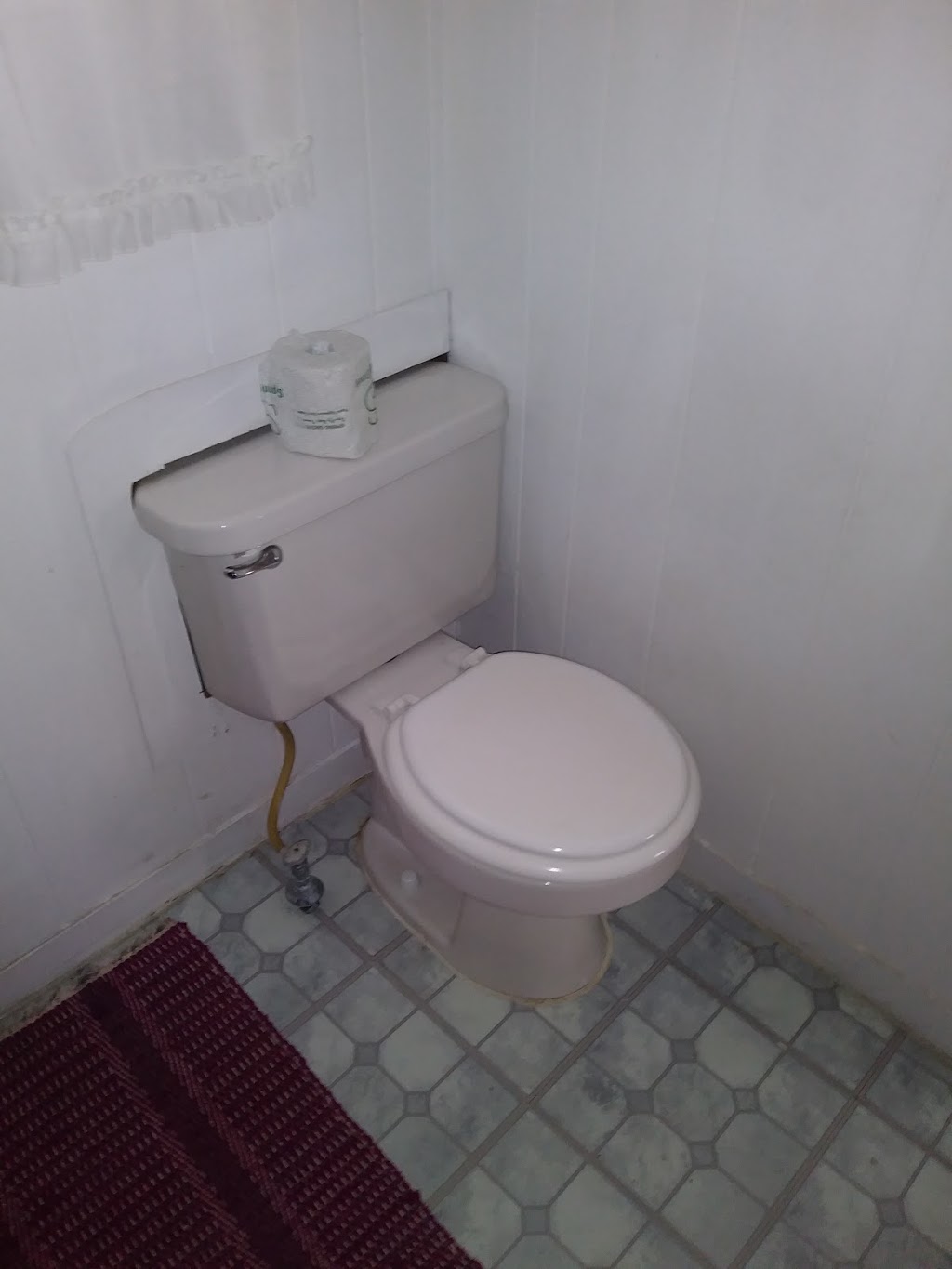 Harbourfront Motel | 5689 Old Orchard Bluff Rd, Lexington, MI 48450, USA | Phone: (810) 359-8906