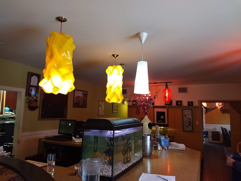 Lotus Blanc Vietnamien | 1564 Rue Denault, Sherbrooke, QC J1H 2R2, Canada | Phone: (819) 566-6212
