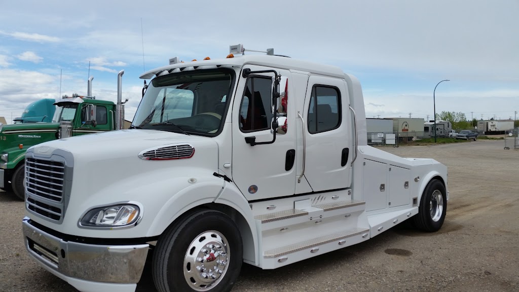 New West Truck Centres | 1001 41 St N, Lethbridge, AB T1H 6J3, Canada | Phone: (403) 327-7611