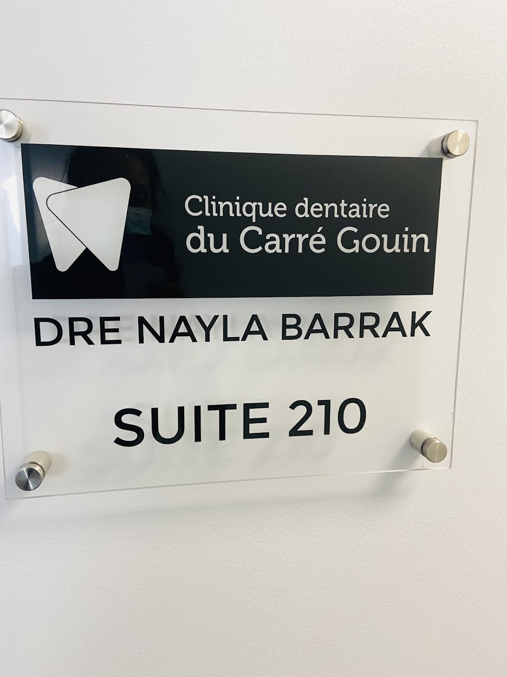 Clinique Dentaire du Carré Gouin - Dre Nayla Barrak | 5995 Boul Gouin O #210, Montréal, QC H4J 2P8, Canada | Phone: (514) 334-3343