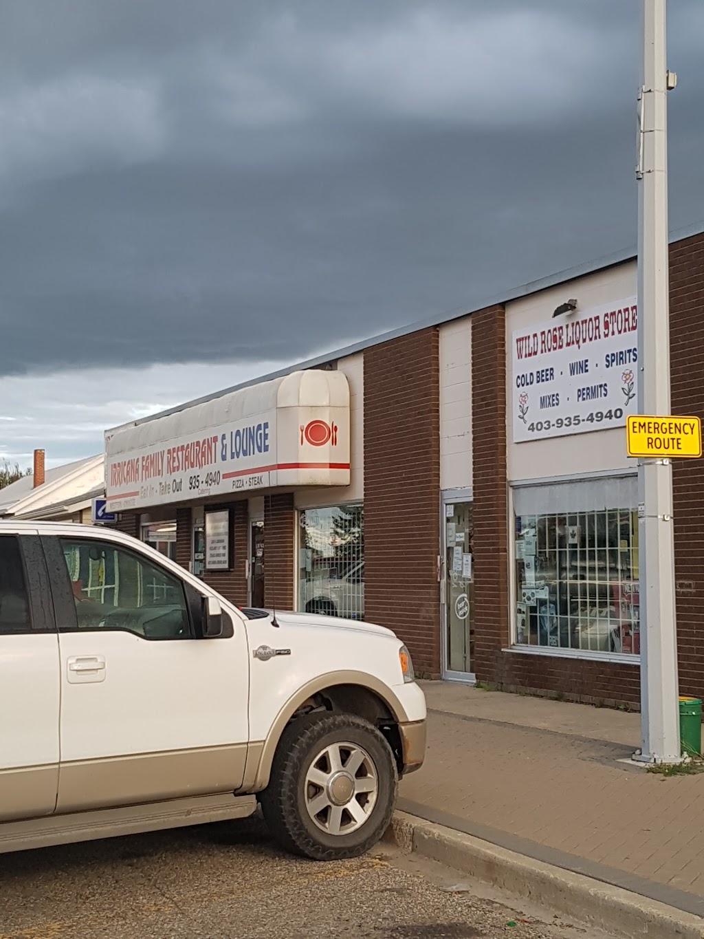 Irricana Family Restaurant | 233 2 St, Irricana, AB T0M 1B0, Canada | Phone: (403) 935-4940