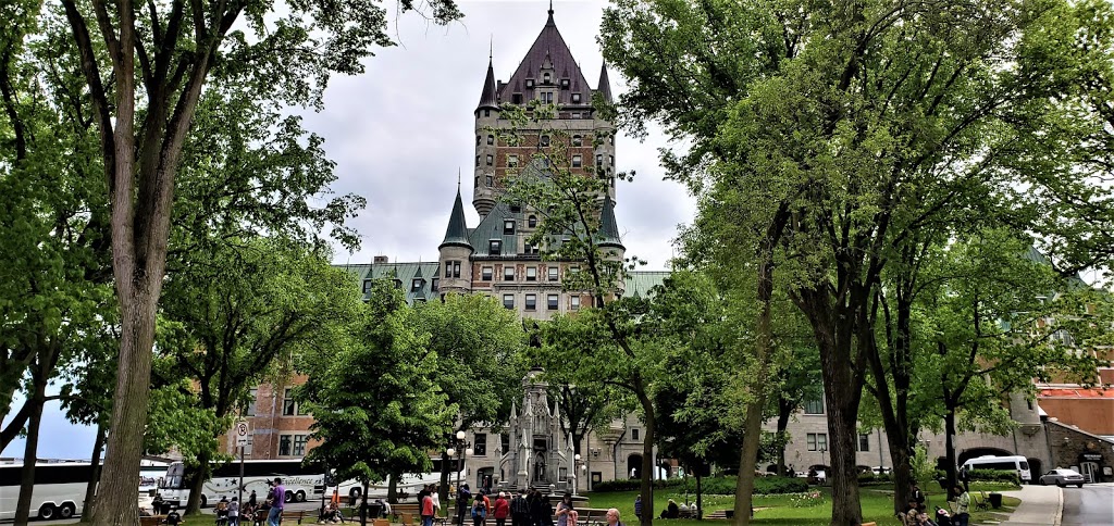 Place Champlain | 25 Rue du Marché-Champlain, Québec, QC G1K 4H2, Canada | Phone: (418) 692-4242