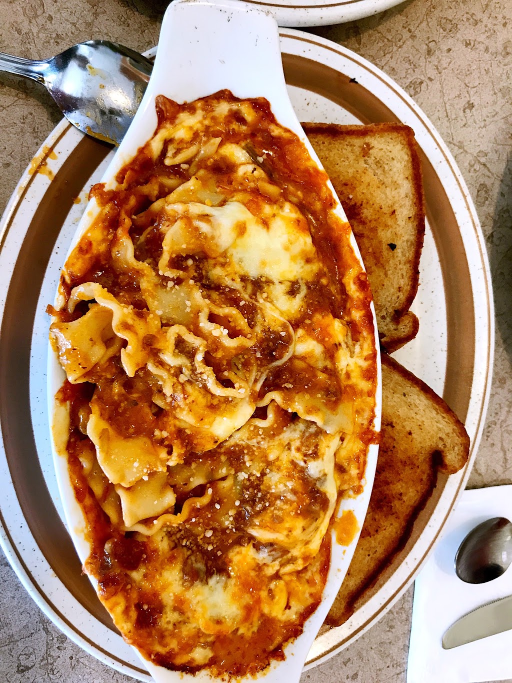 Turner Inn Family Restaurant | 101 Sunset Blvd SE, Turner Valley, AB T0L 2A0, Canada | Phone: (403) 933-5061