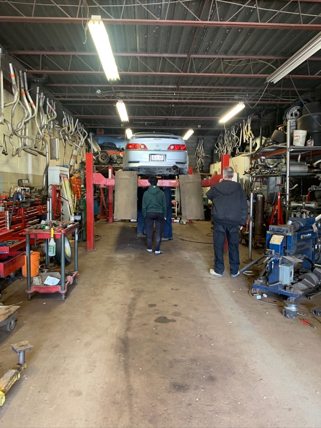Aawsum Muffler Shop | 490 Waterloo Ct #4, Oshawa, ON L1H 3X1, Canada | Phone: (905) 404-1111