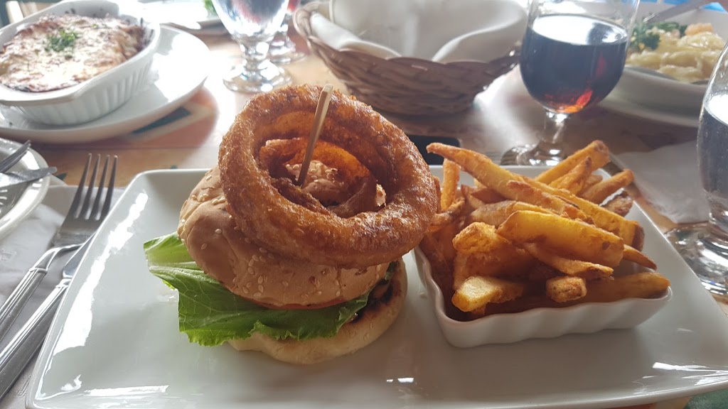 Le Louis-Joseph | 300 Rue Papineau, Papineauville, QC J0V 1R0, Canada | Phone: (819) 427-5866