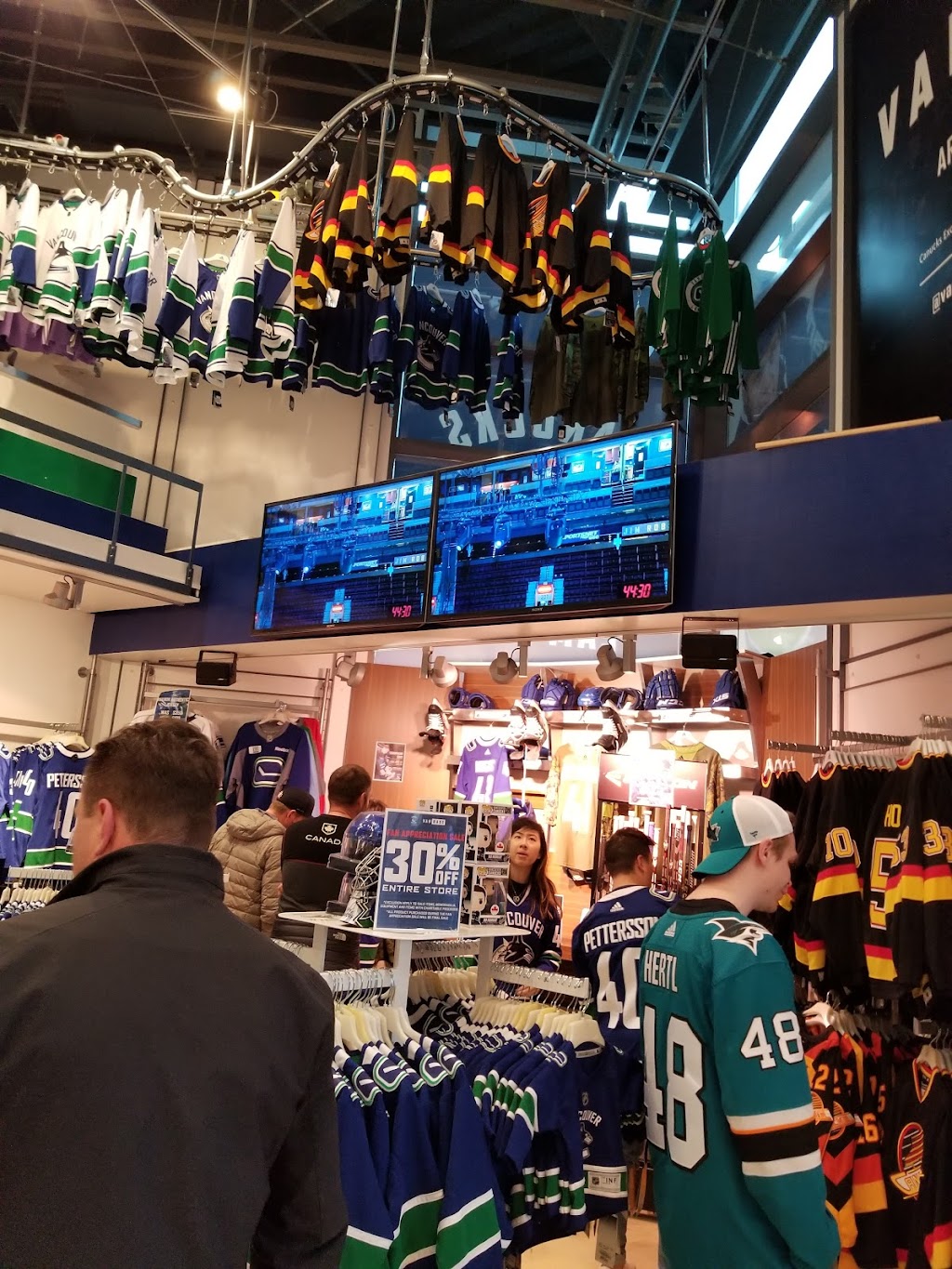 Vancouver Canucks | 800 Griffiths Way, Vancouver, BC V6B 6G1, Canada | Phone: (604) 899-4600