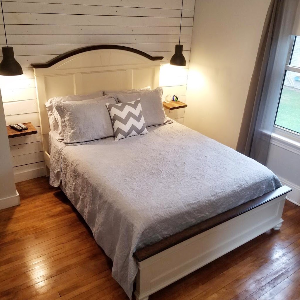 Weeping Willow House | 54 Woodleigh Dr, Kensington, PE C0B 1M0, Canada | Phone: (902) 954-1883