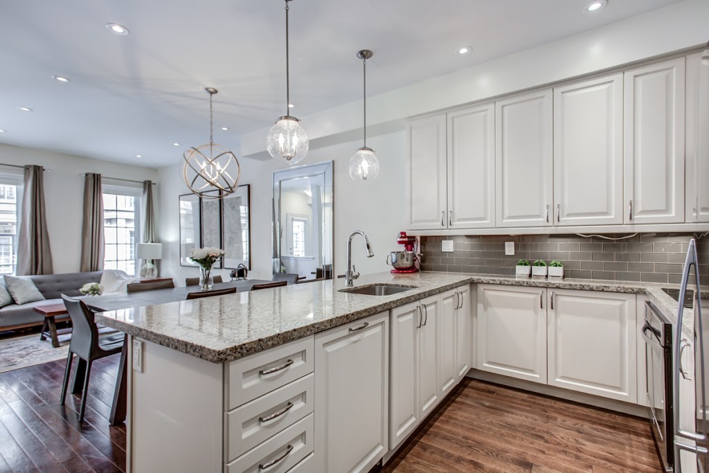 Jenny & Justin Wu at Re/Max Hallmark Realty Ltd | 685 Sheppard Ave E, North York, ON M2K 1B6, Canada | Phone: (416) 494-7653