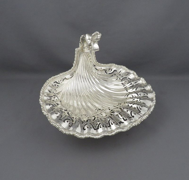 JH Tee Antiques Ltd | 1631 W 3rd Ave, Vancouver, BC V6J 1K1, Canada | Phone: (604) 261-0398