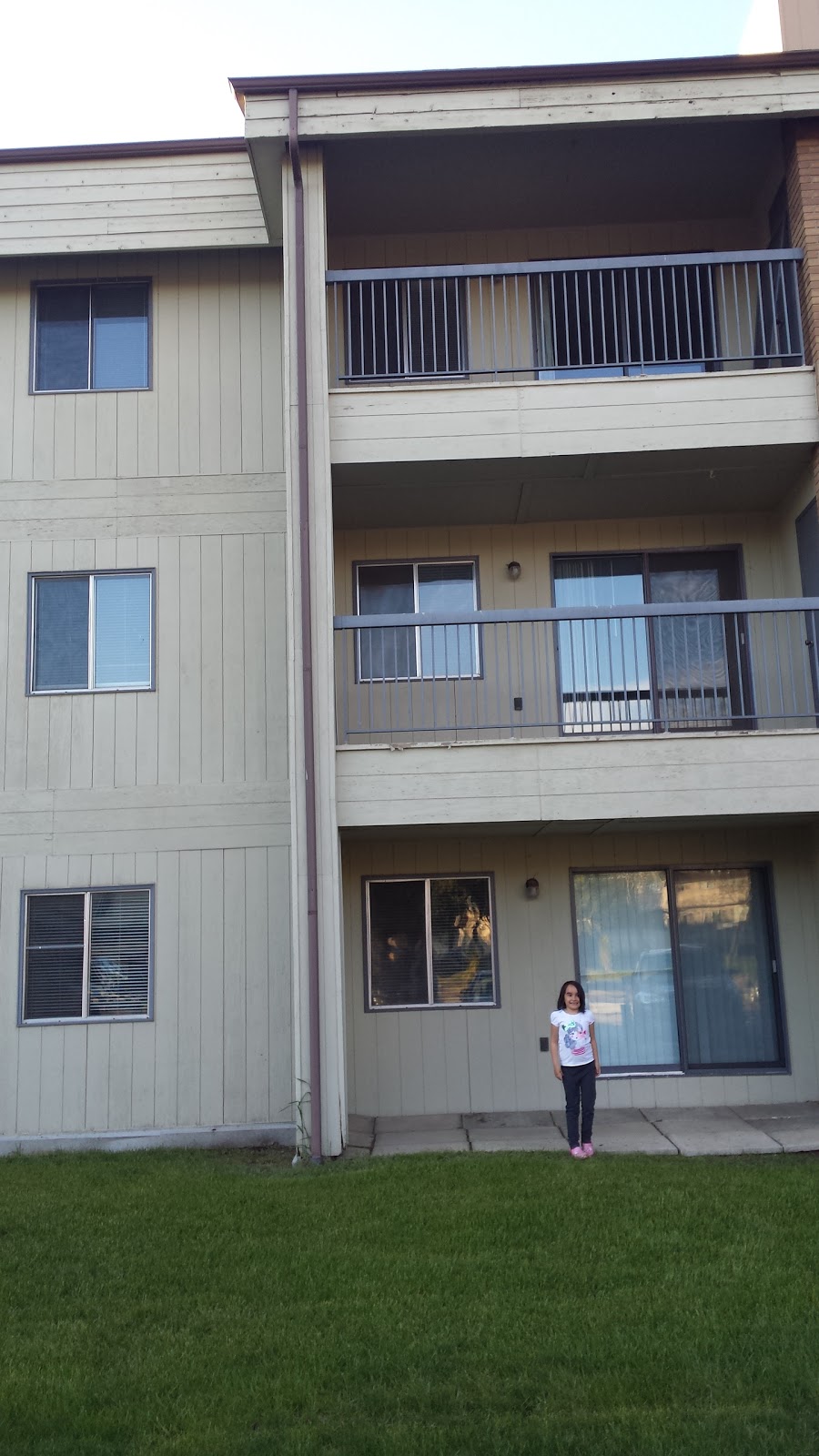 Hermitage Village Apartments | 1174 Hooke Rd NW, Edmonton, AB T5A 4A4, Canada | Phone: (780) 478-7477