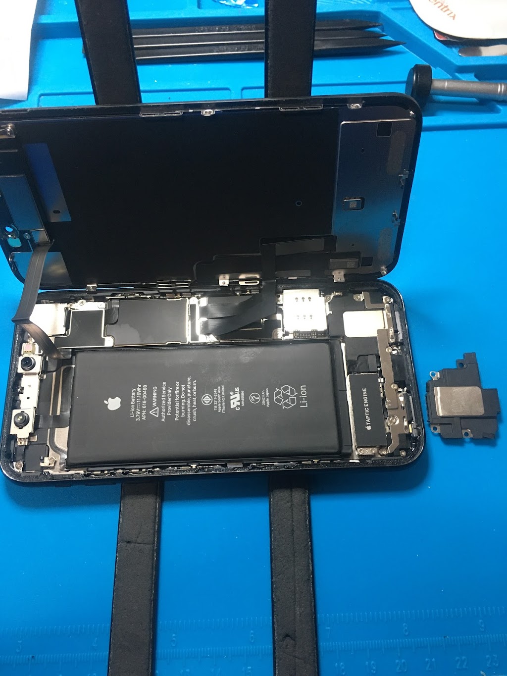 iBROKEN LEGACY | Cell Phones, Tablets and Computers | 180 Legacy Main St SE #155, Calgary, AB T2X 4R9, Canada | Phone: (825) 222-4114