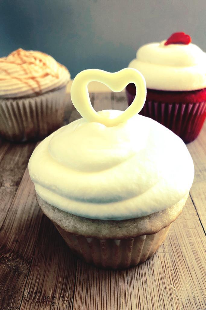 Toonie cupcakes | 8 Bridlecrest Dr SW, Calgary, AB T2Y 0H6, Canada | Phone: (825) 431-4123