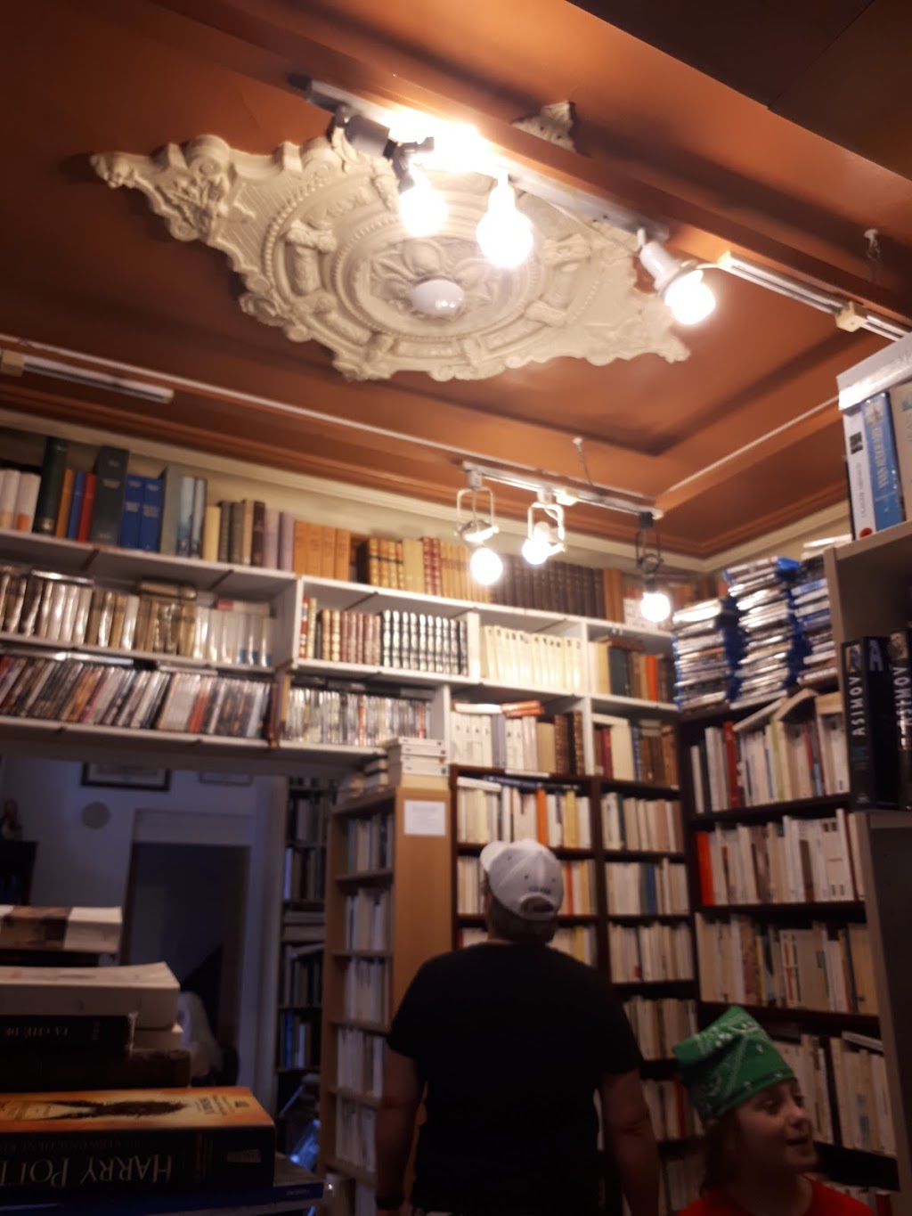 Librairie Nelligan Inc | 499 Rue Saint-Jean, Québec, QC G1R 1P5, Canada | Phone: (418) 614-8043