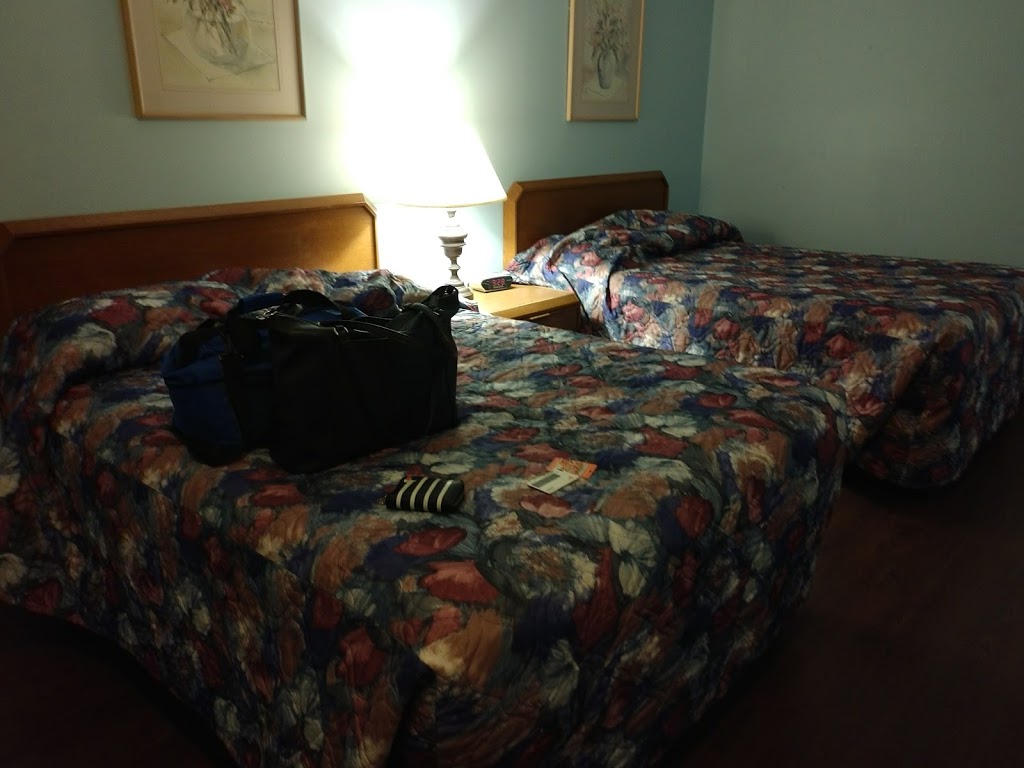 Knights Inn Lindsay | 2862 Highway 35 South, Lindsay, ON K9V 4R4, Canada | Phone: (705) 324-3213