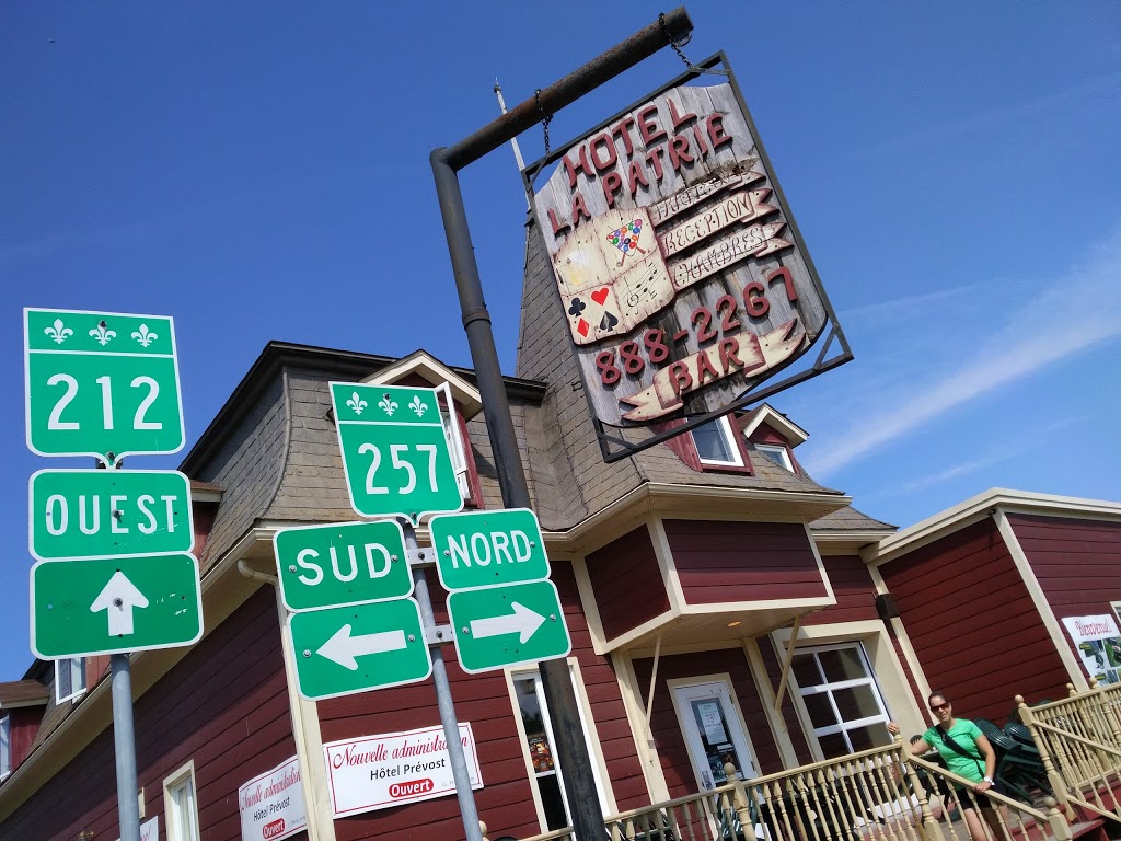 Hotel La Patrie | 12 Rue Notre Dame O, La Patrie, QC J0B 1Y0, Canada | Phone: (819) 888-2267
