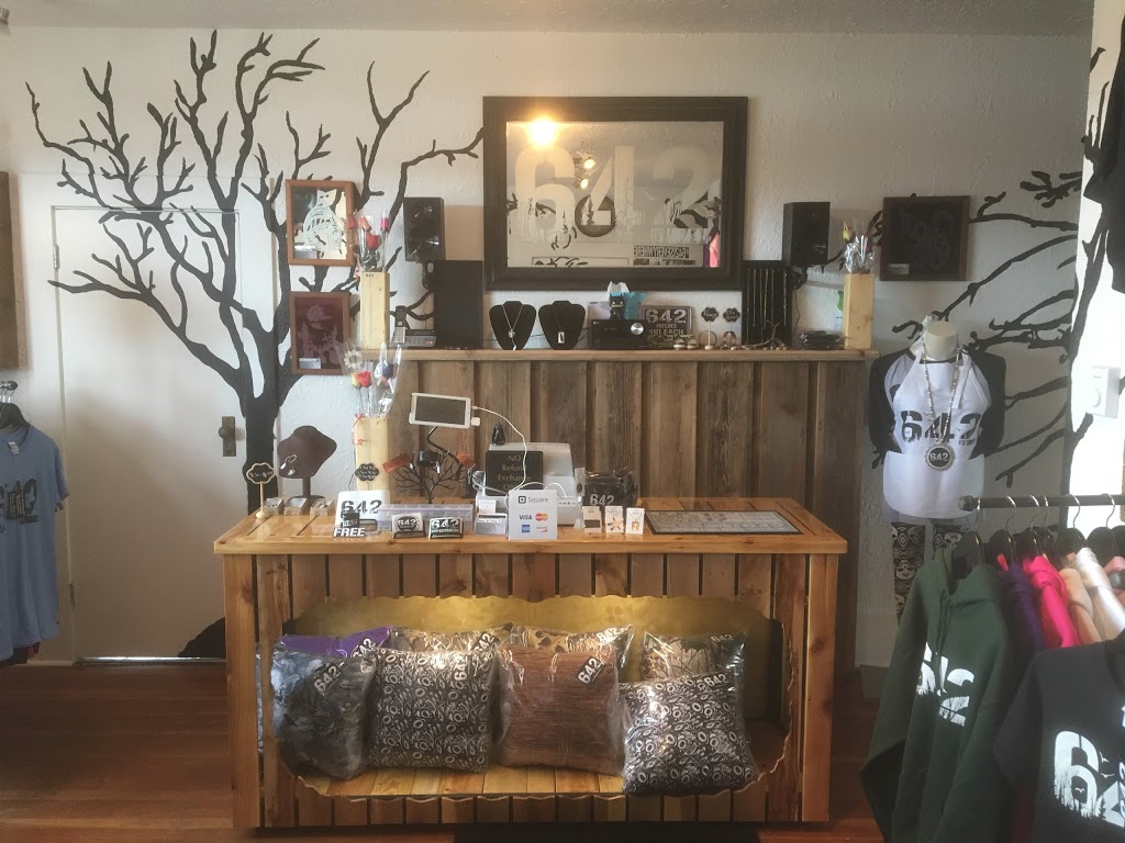 642 Wear | 6596 Sooke Rd #103, Sooke, BC V9Z 0A7, Canada | Phone: (778) 679-9734