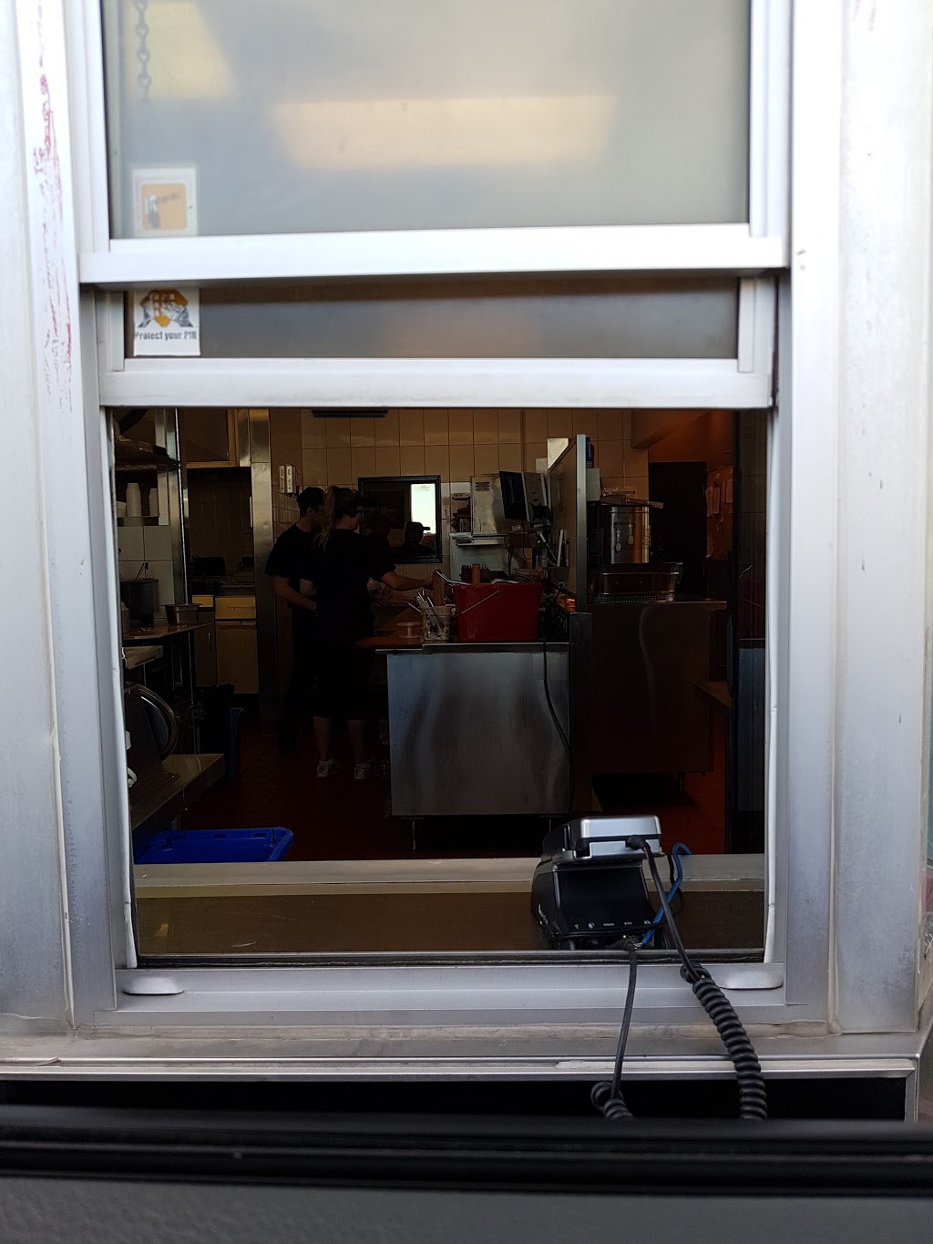 Off the Grill | 392 Pleasant St, Dartmouth, NS B2Y 3S5, Canada | Phone: (902) 404-5400