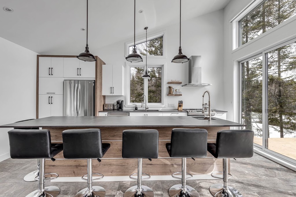 Villa du Lac Poulin | 36 Chem. Fleming, Lac-Beauport, QC G3B 0E3, Canada | Phone: (418) 573-0646
