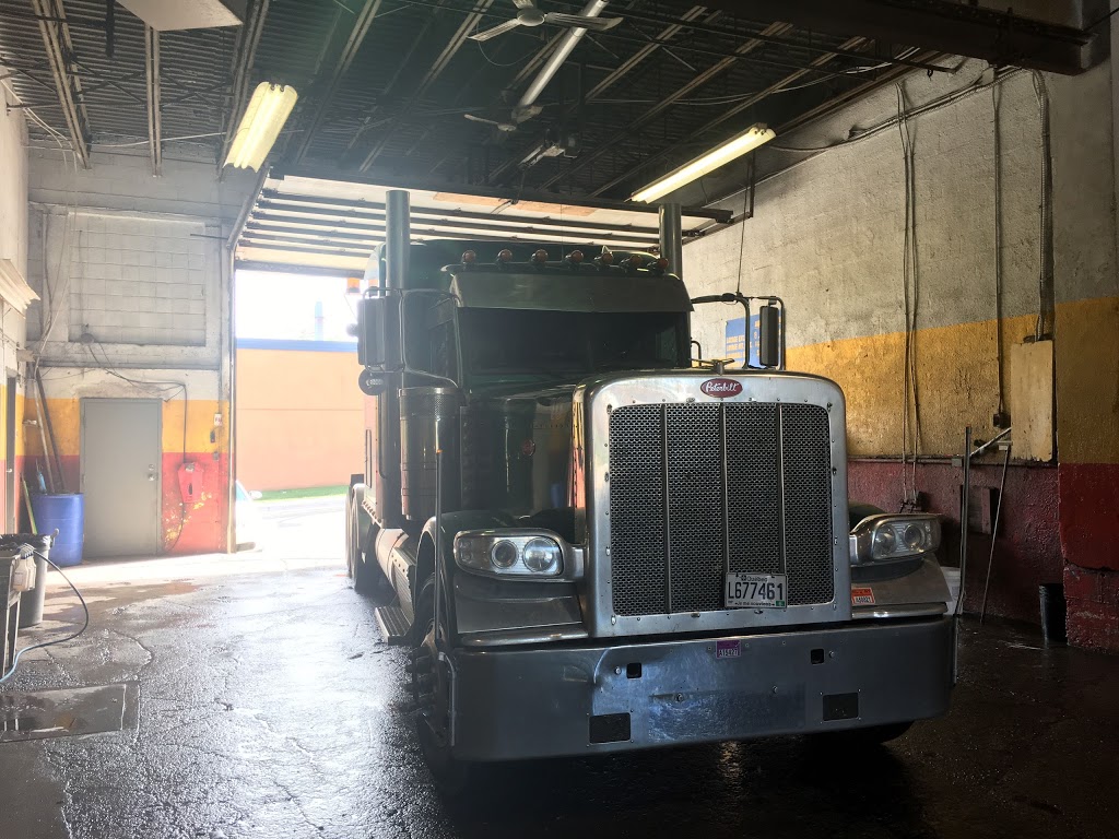 Lave Auto Station | 2445 Rue Jetté, Montréal, QC H1N 3C1, Canada | Phone: (514) 227-4006