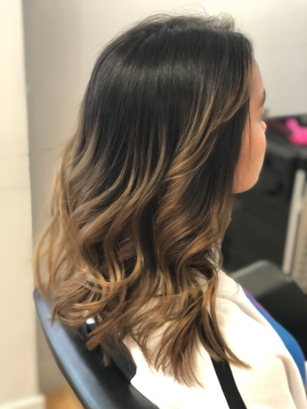 Salon HairRaisers | 63a Ave Donegani, Pointe-Claire, QC H9R 2V9, Canada | Phone: (514) 426-5816