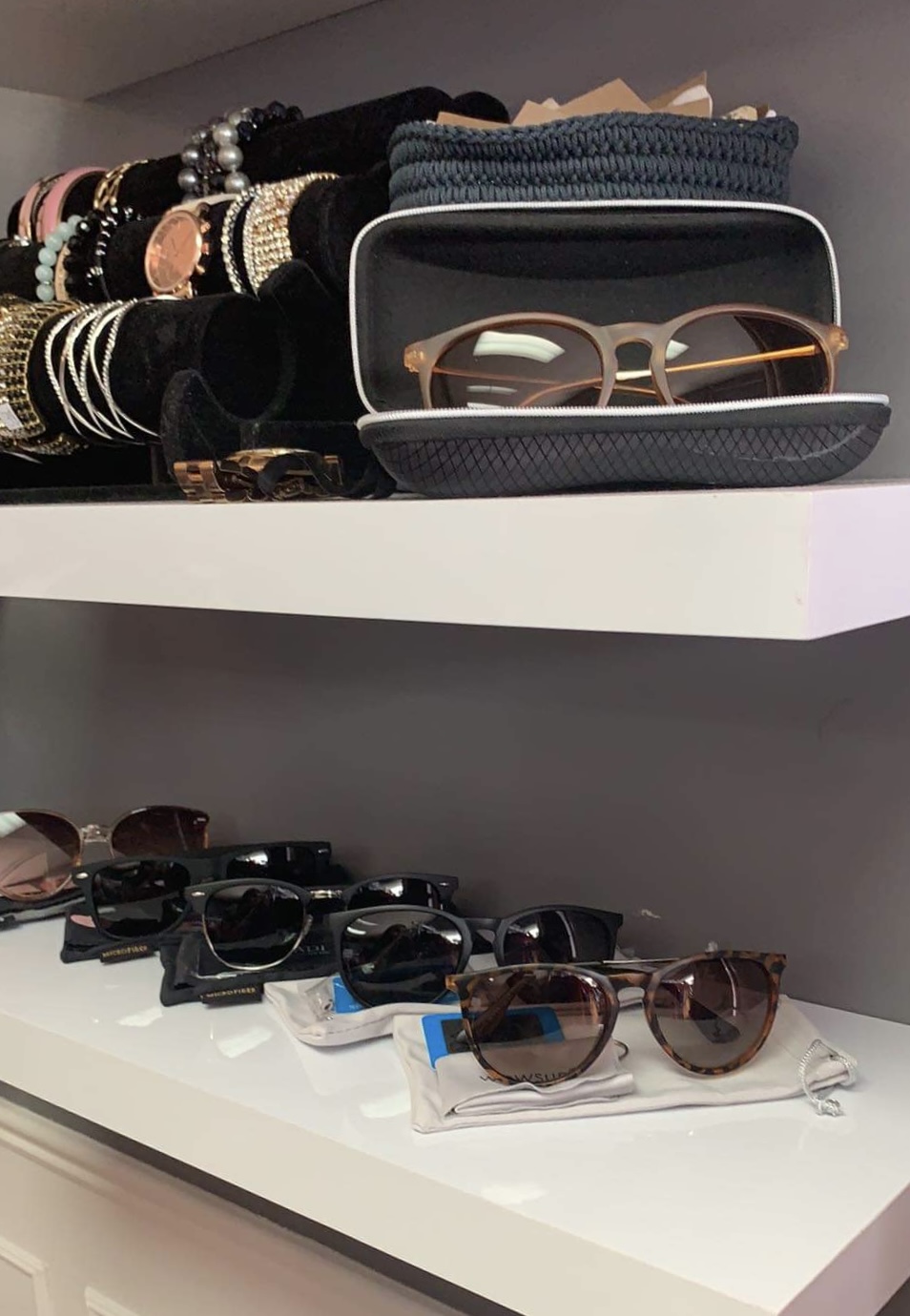 LASTUCIEUSE | 998a Av. Taniata, Lévis, QC G6Z 3H4, Canada | Phone: (418) 834-8884