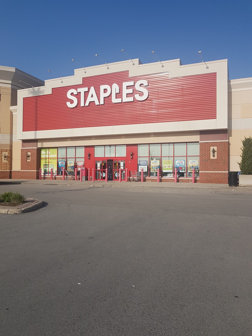 Staples Mississauga | 3135 Argentia Rd Unit 2, Mississauga, ON L5N 8E1, Canada | Phone: (905) 785-0864