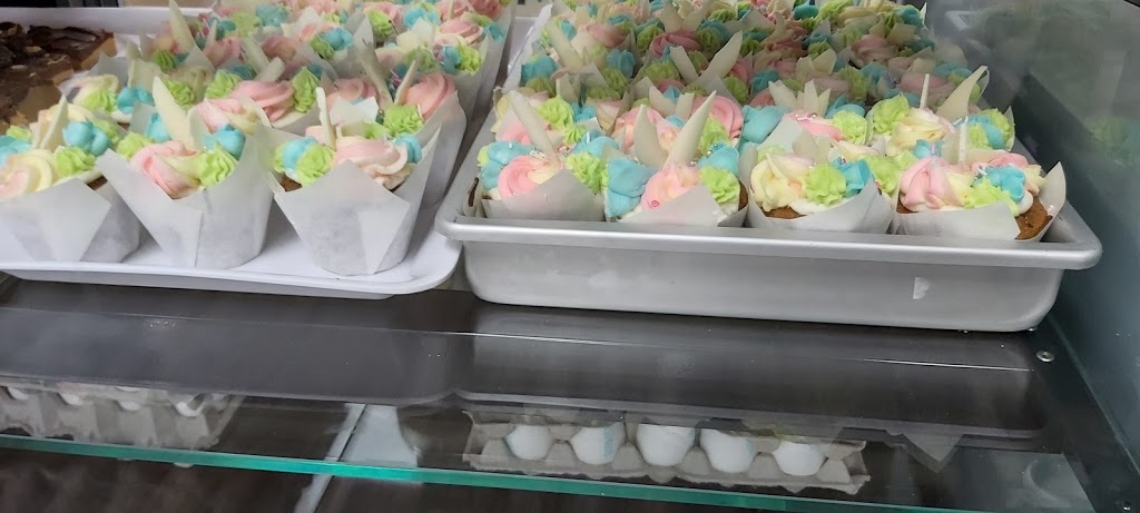 Trishs Bakery Hamilton | 1119 Fennell Ave E Unit 17, Hamilton, ON L8T 1S2, Canada | Phone: (905) 575-8585