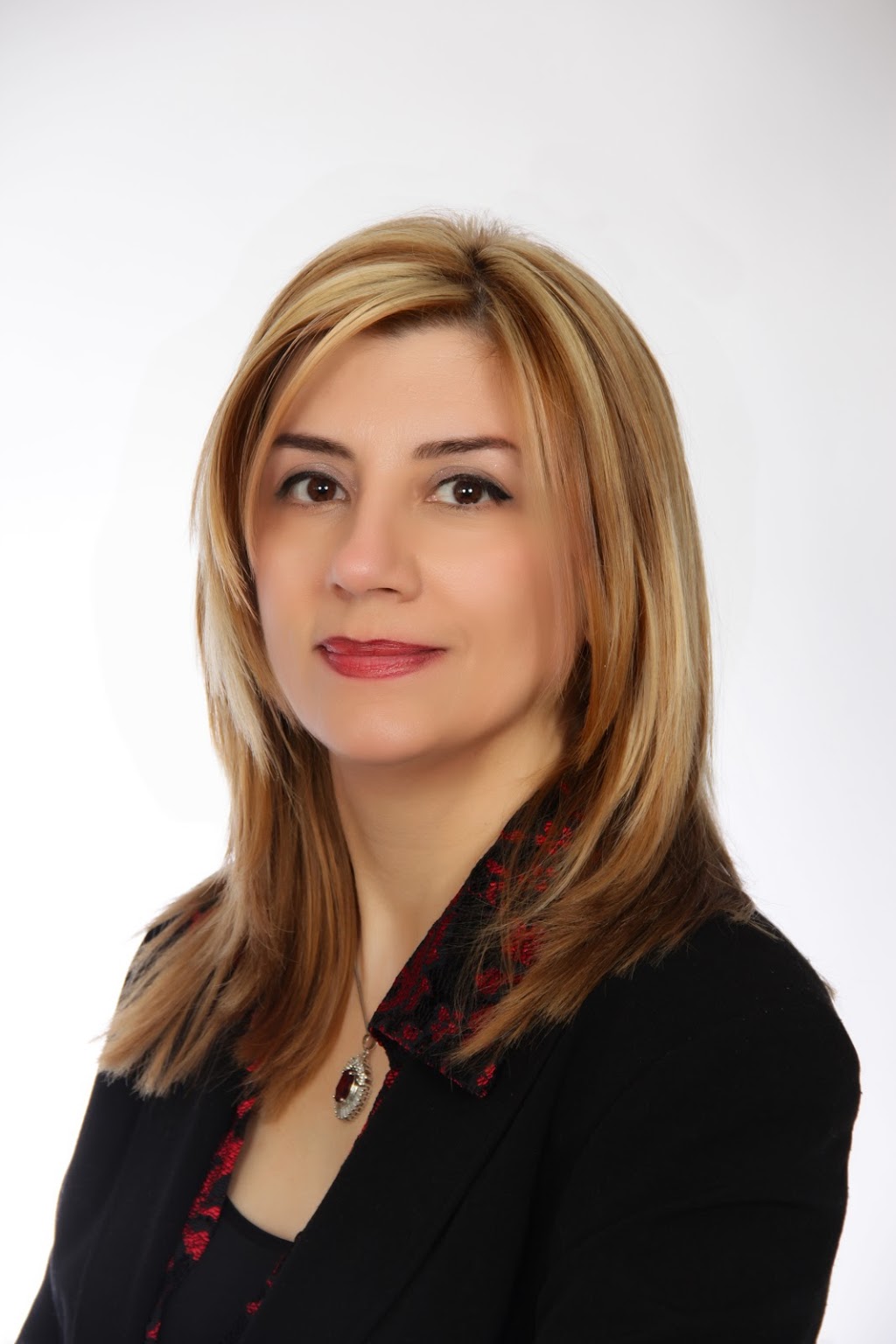 Farah Afroozandeh Real Estate | 895 Lawrence Ave E, North York, ON M3C 3L2, Canada | Phone: (647) 989-6683
